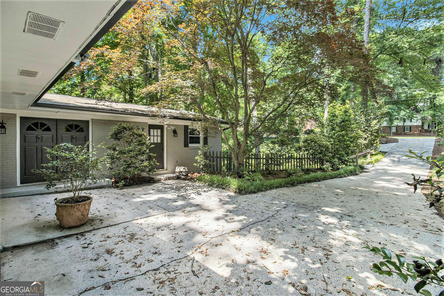 Property Photo: 6590 Williamson Drive NE GA 30328