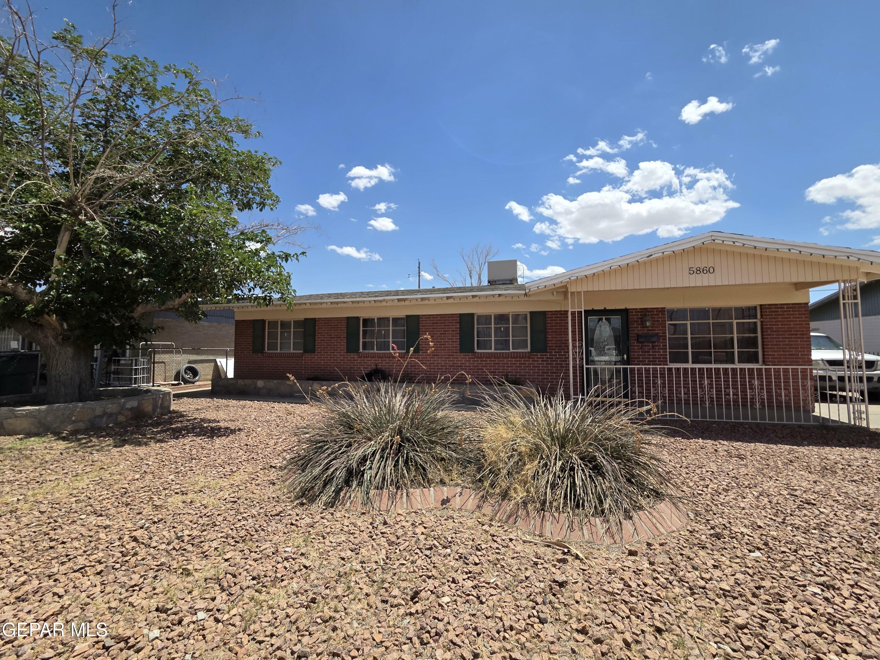 Property Photo: 5860 Falcon Avenue TX 79924