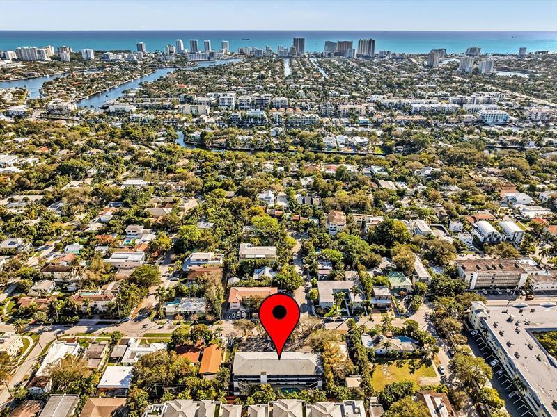 Property Photo: 215 NE 16th Ave 203 FL 33301