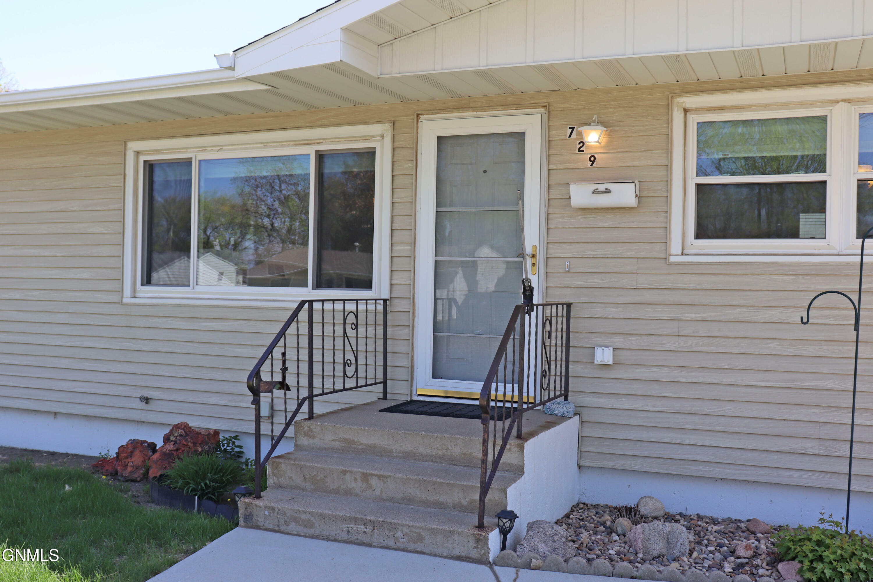 729 S 16th Street  Bismarck ND 58504 photo