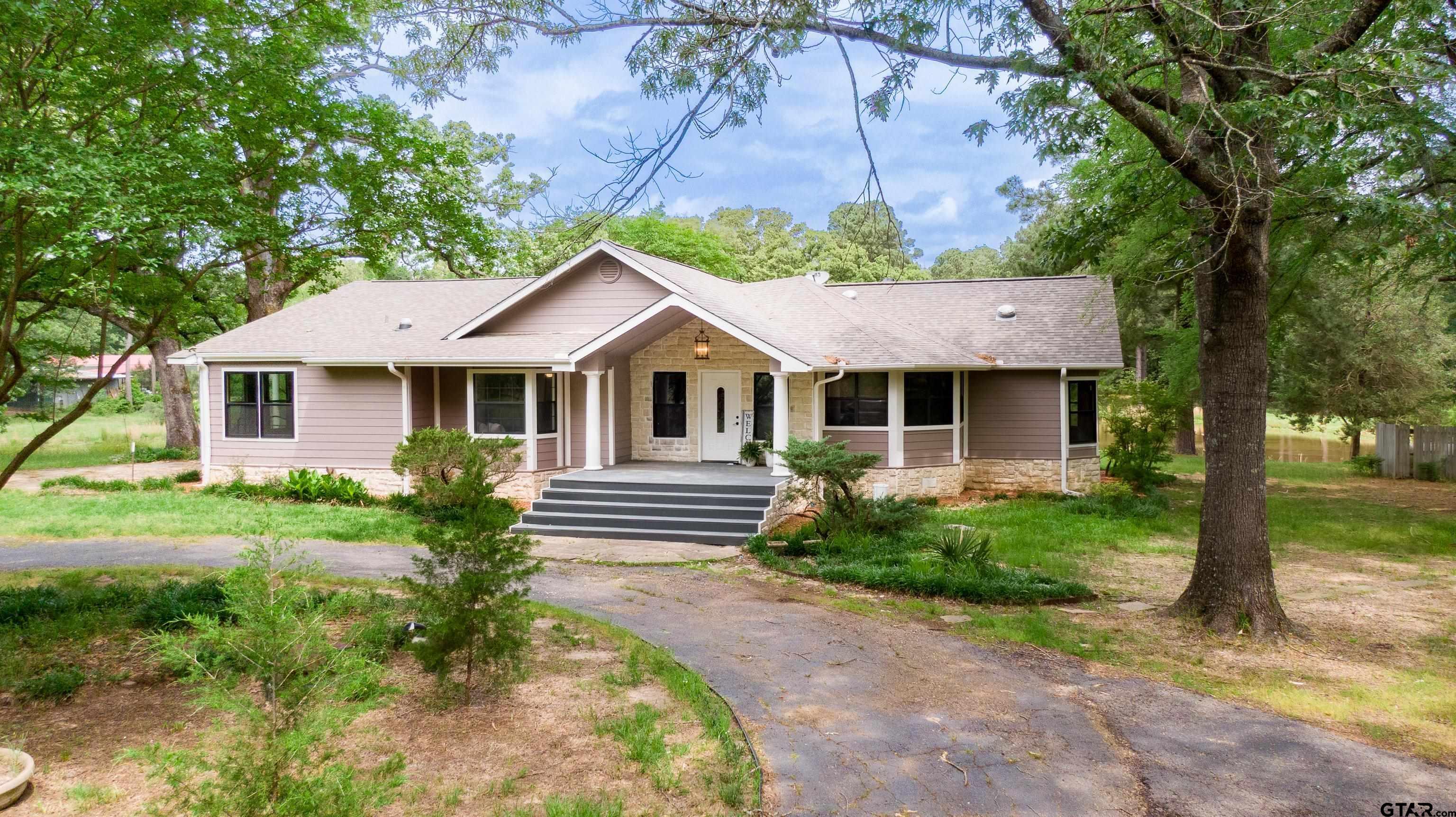 Property Photo: 1214 SE County Road 4385 TX 75480