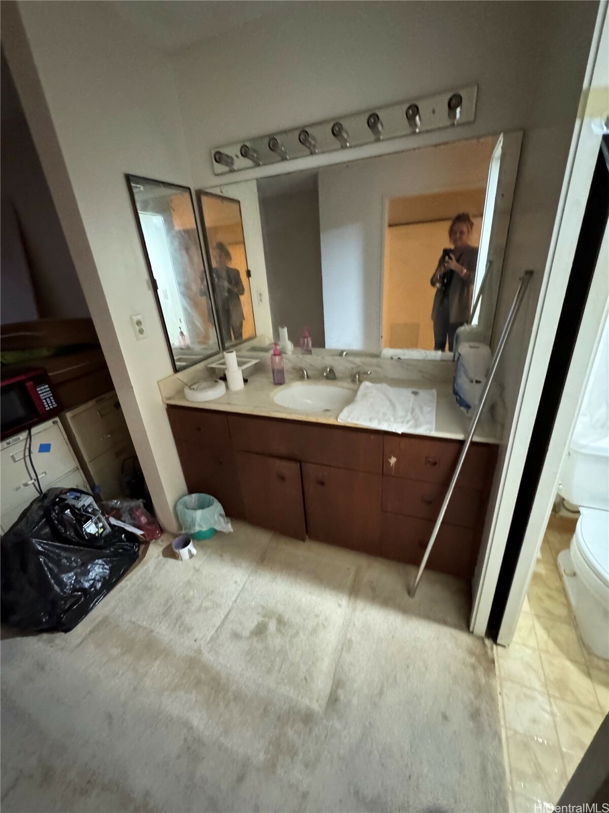 Property Photo: 1910 Ala Moana Boulevard 27A HI 96815