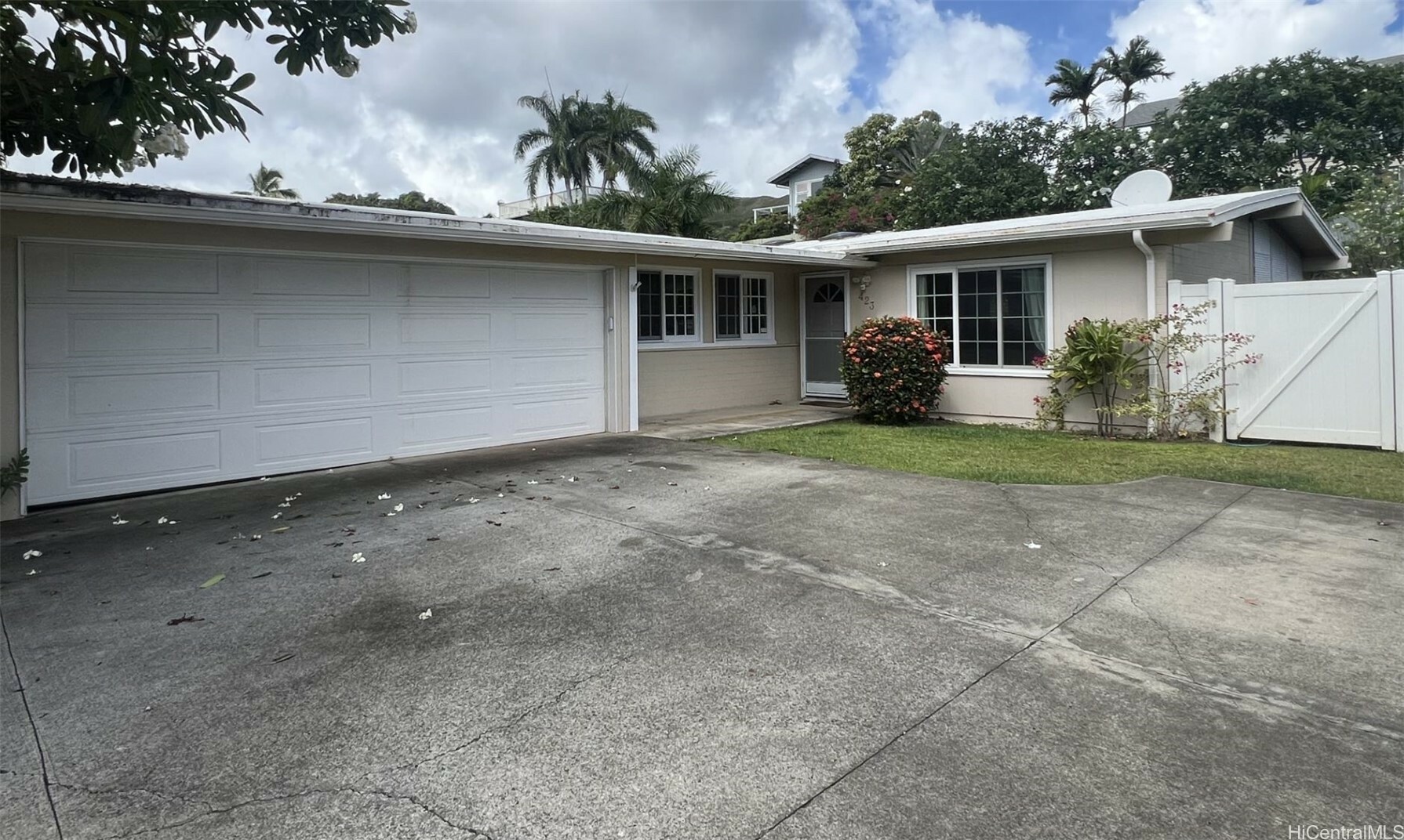 423 Iliaina Street  Kailua HI 96734 photo
