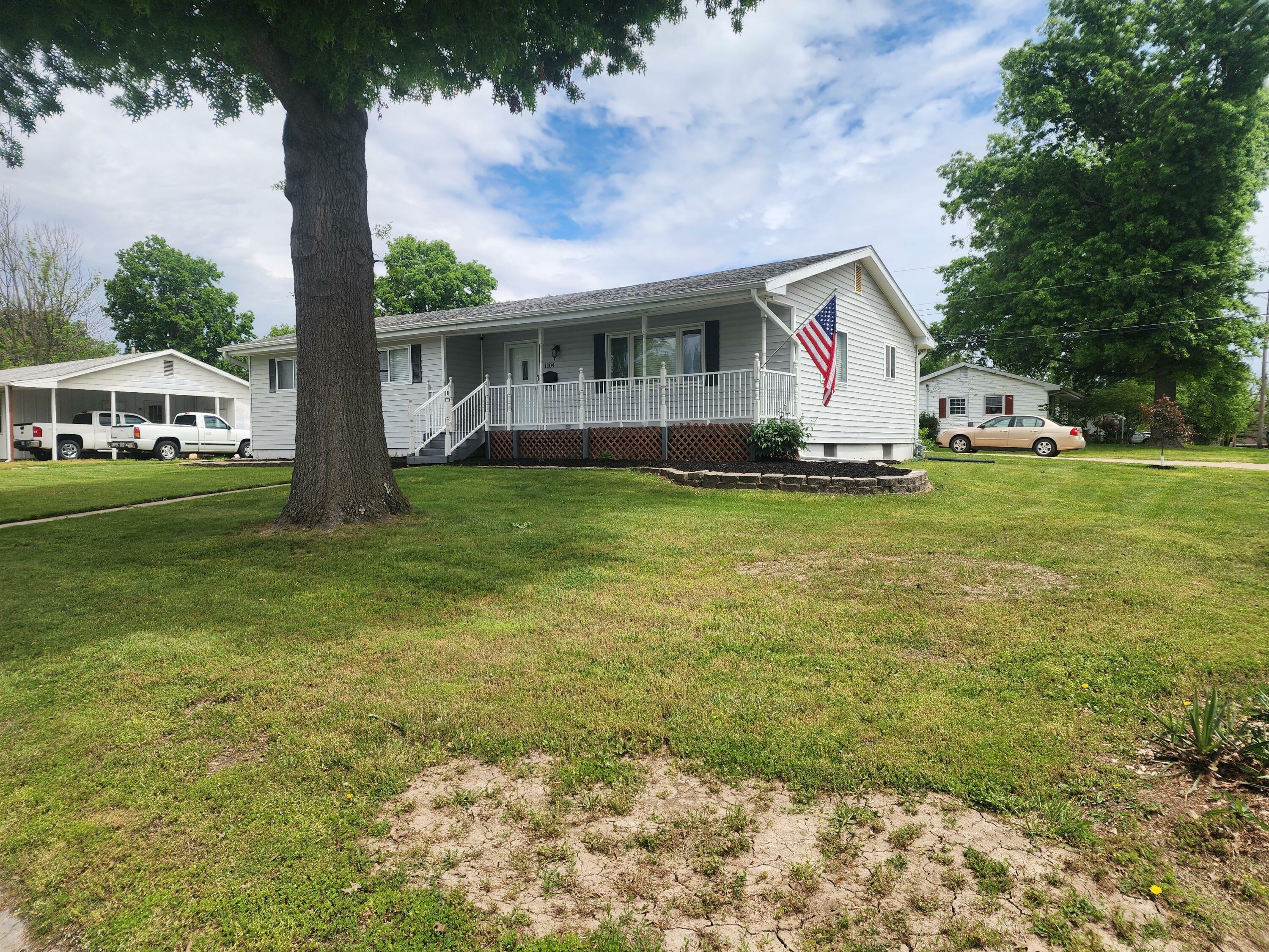 Property Photo: 1104 Ringo Street MO 65265