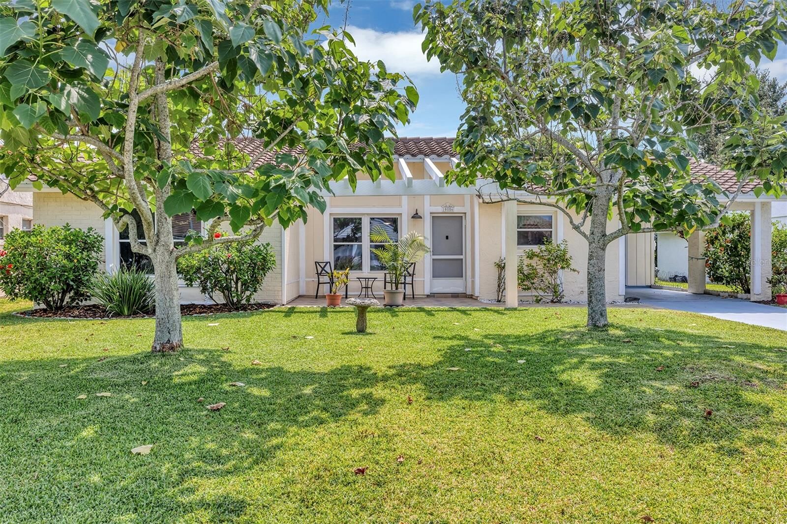 Property Photo: 10856 William Tell Drive FL 32821