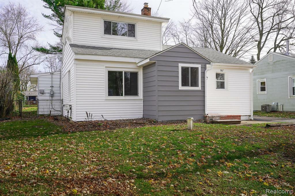 Property Photo: 967 Keith Street MI 48371 4540