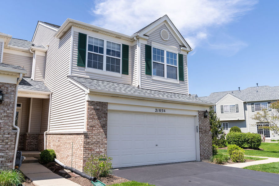 Property Photo: 2105 Braeburn Drive IL 60084