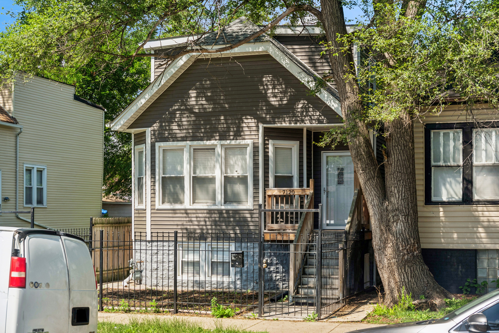 Property Photo:  7120 S Honore Street  IL 60636 