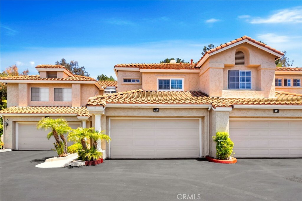 Property Photo: 417 Via Presa CA 92672