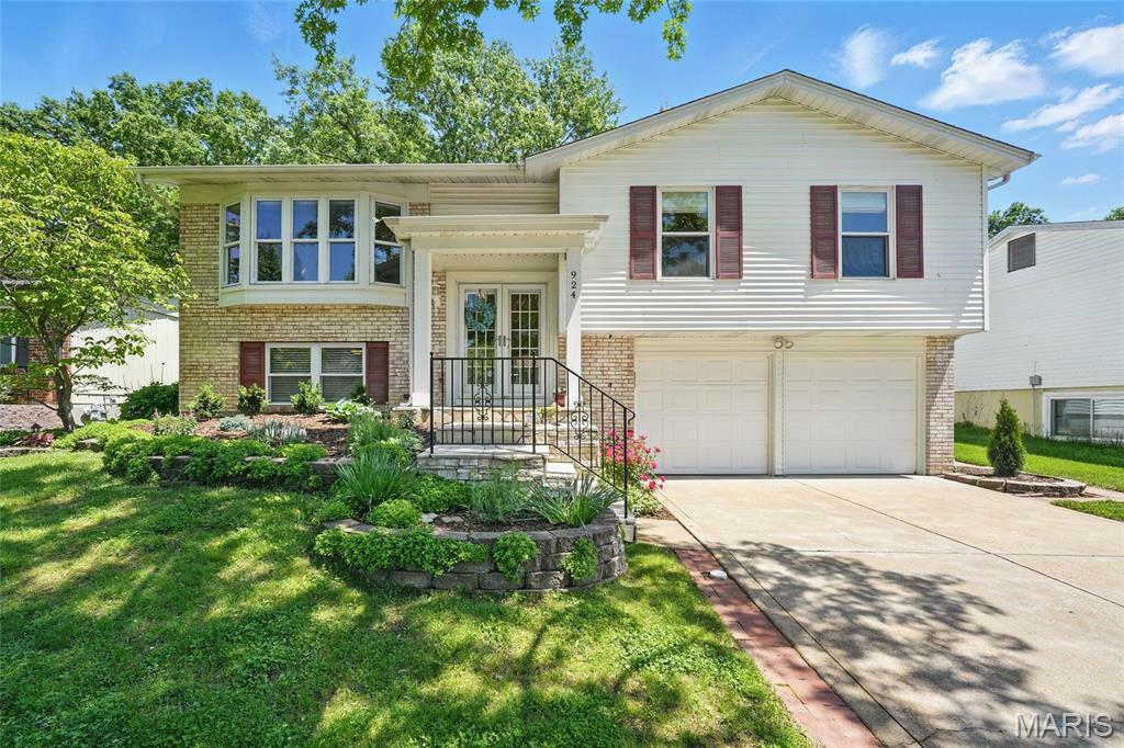 Property Photo: 924 Bellestri Drive MO 63021