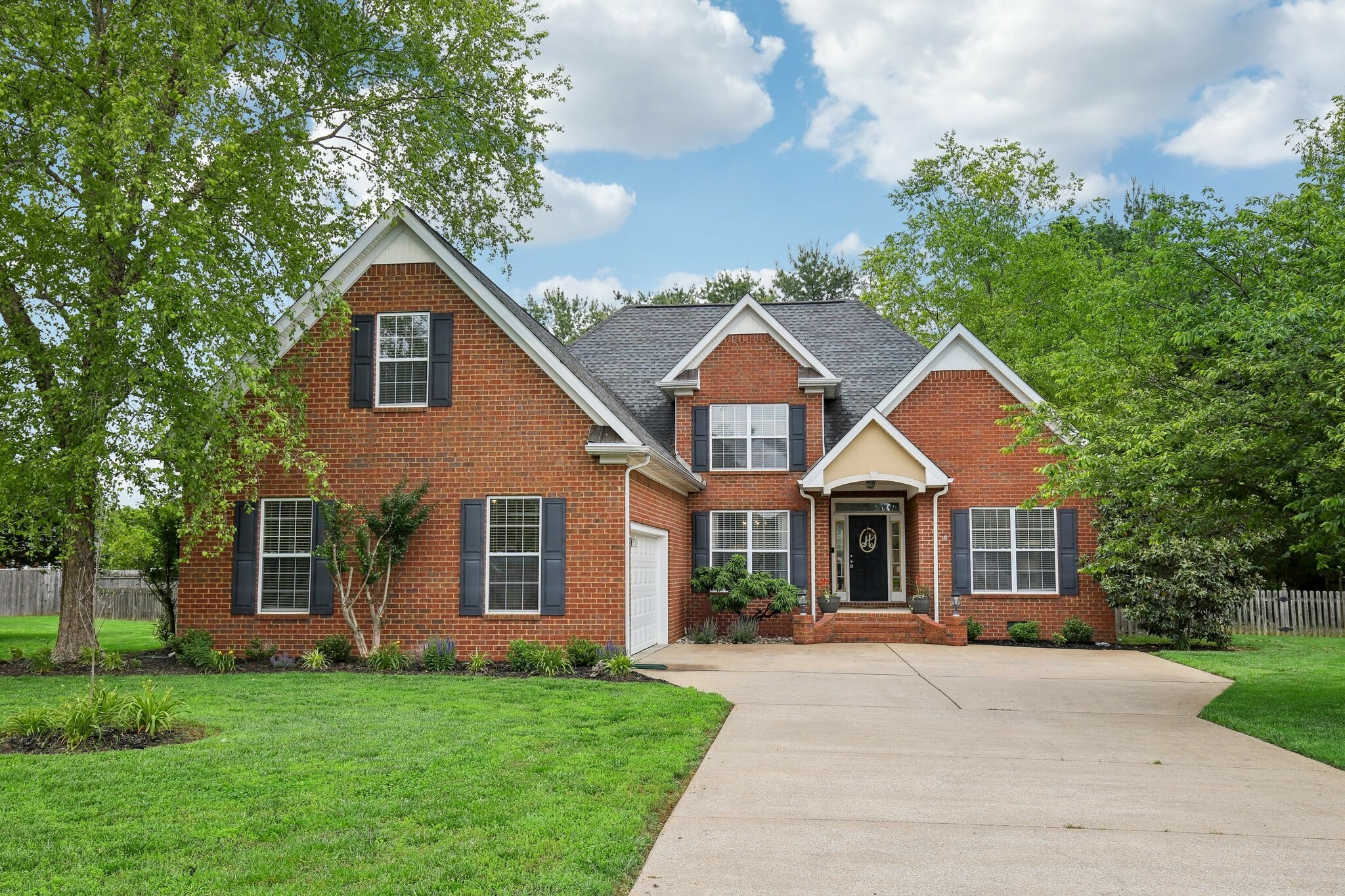 Property Photo: 219 Oscar Ct TN 37128