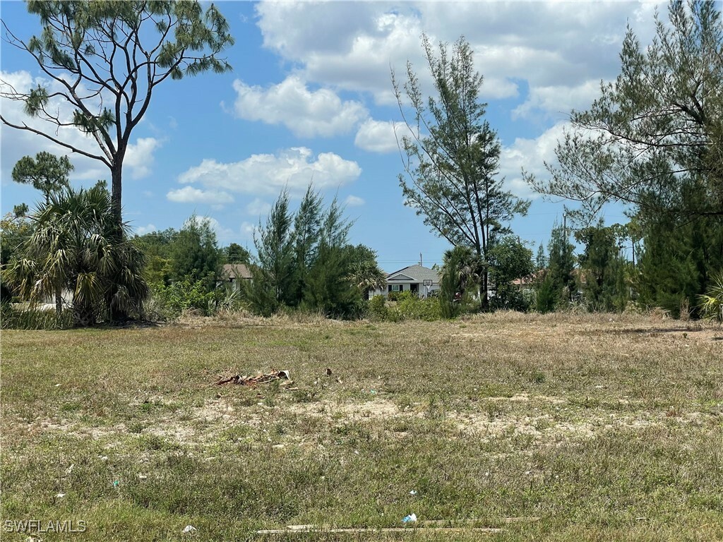 Property Photo:  3802 NE 17th Avenue  FL 33909 