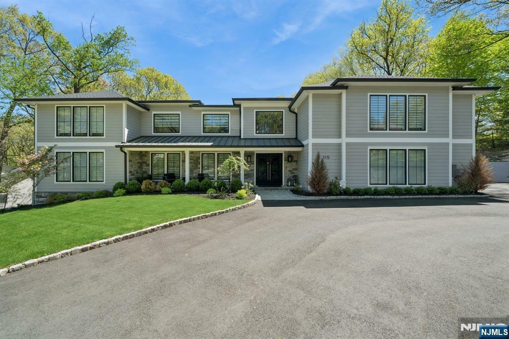 315 Freemans Lane  Franklin Lakes NJ 07417 photo