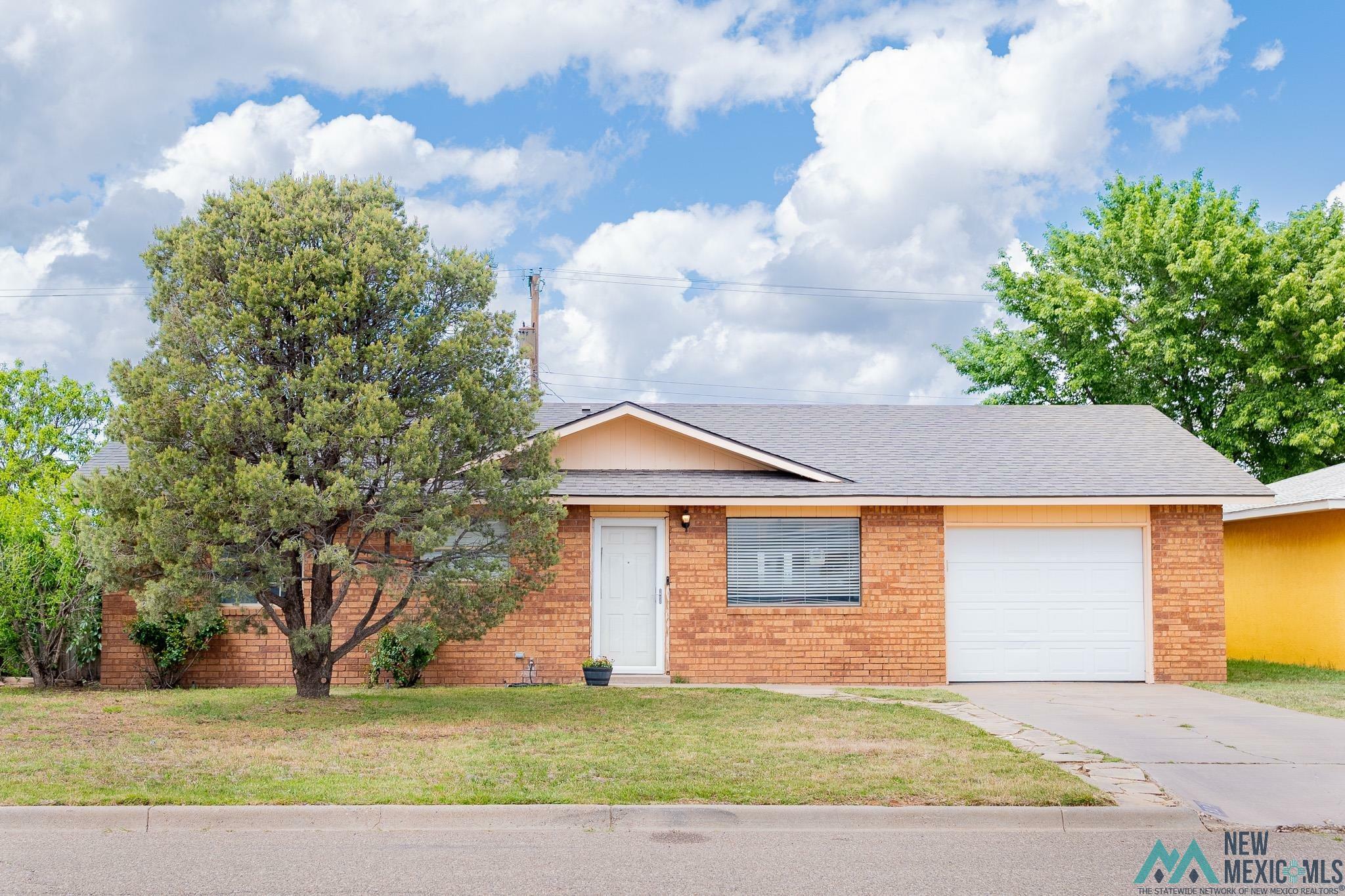 Property Photo: 524 Tucker Avenue NM 88101
