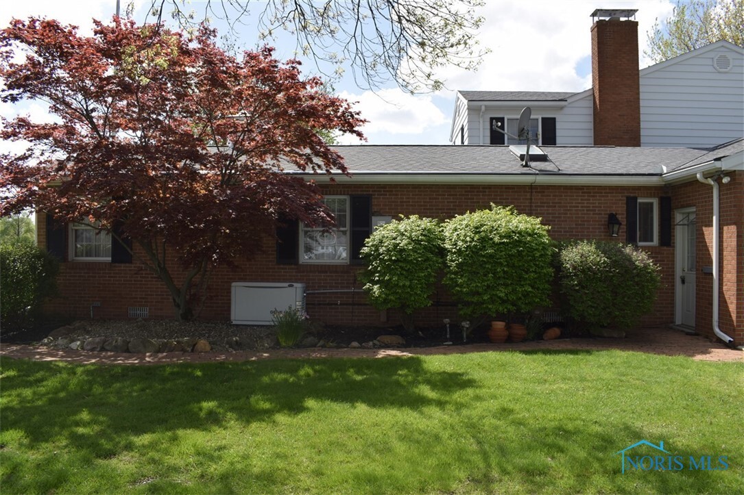 Property Photo:  1527 South Court  OH 45840 