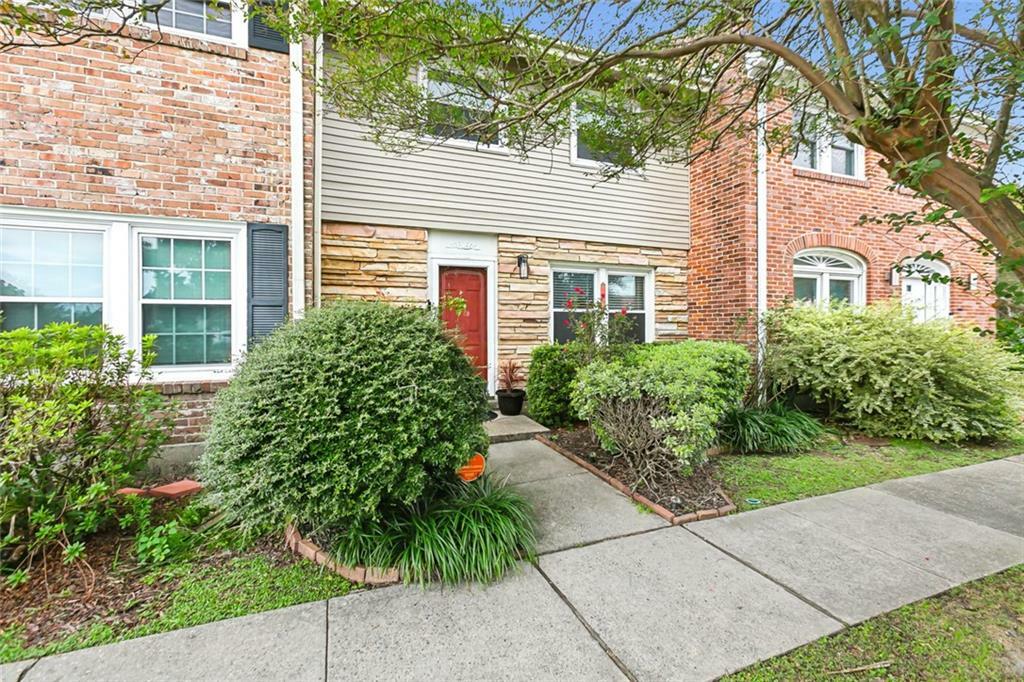 Property Photo: 300 Terry Parkway B LA 70056