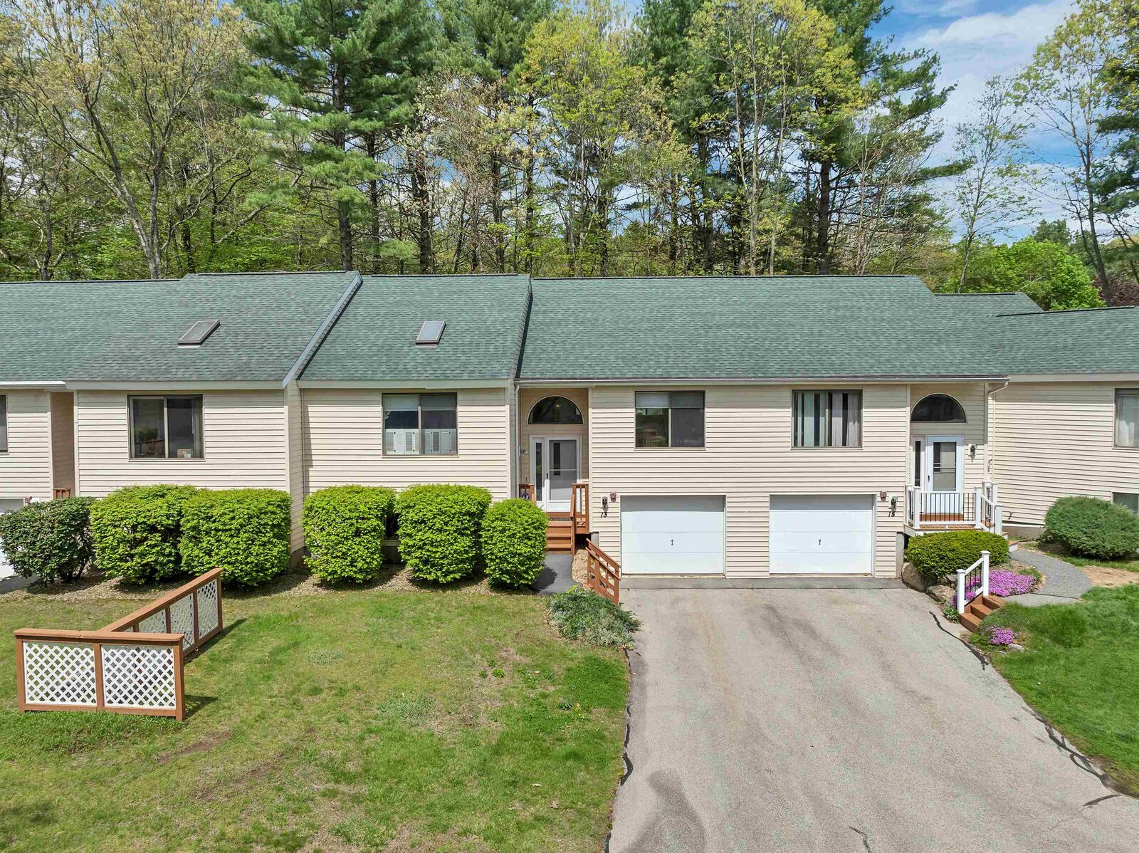 Property Photo: 13 Beechwood Court NH 03811