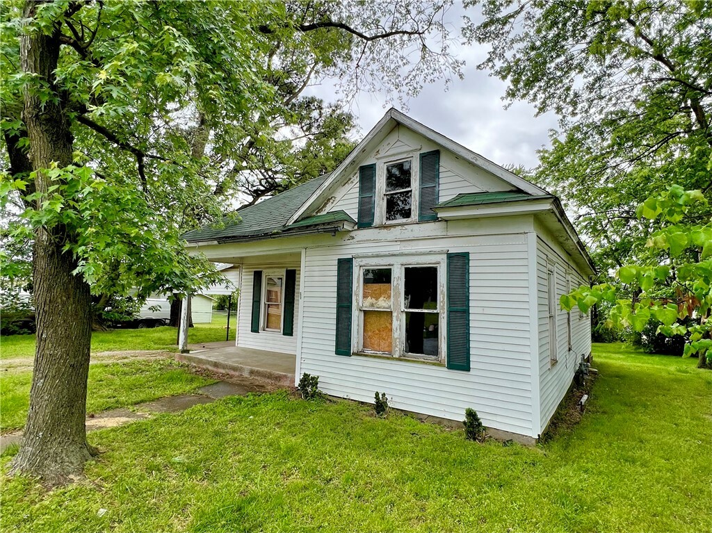 105 W 3rd Street  Green Forest AR 72638 photo