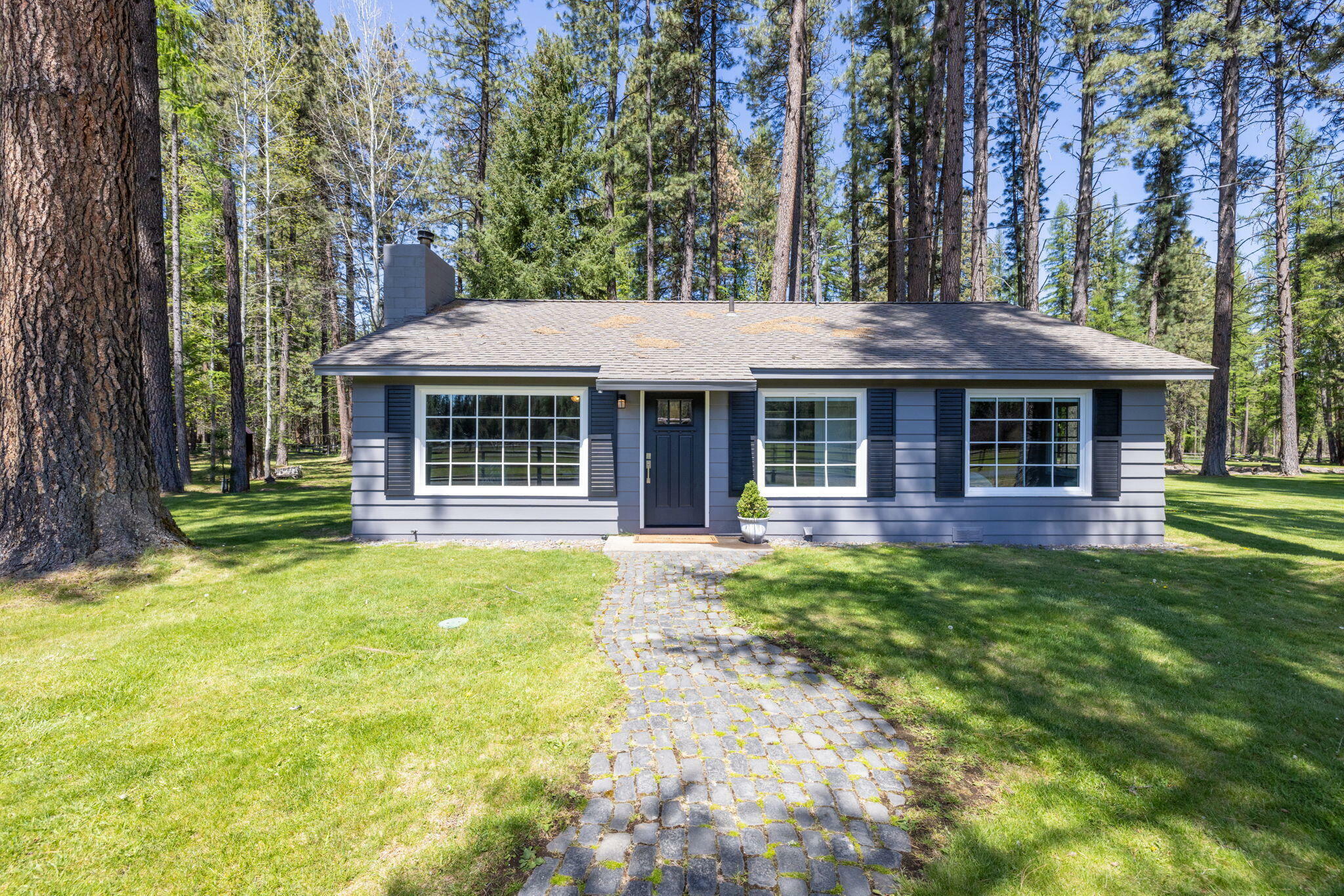 Property Photo: 26308 SW Metke Lane OR 97730