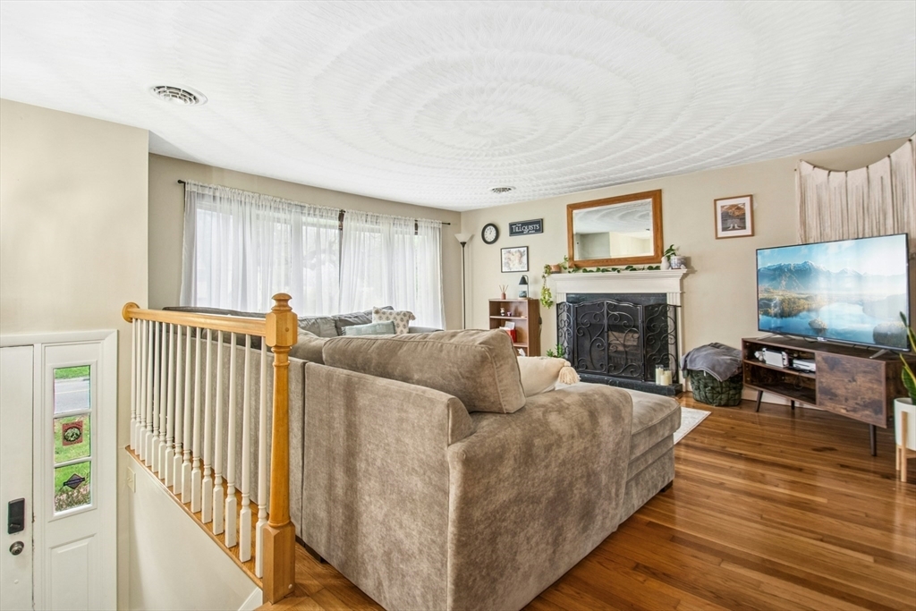 Property Photo: 67 S Oxford Rd MA 01527