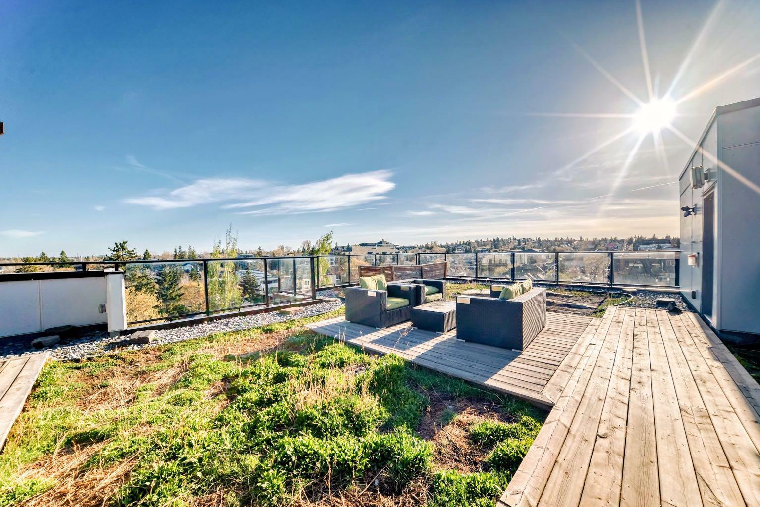Property Photo: 1521 26 Avenue SW 13 AB T2T 1C4