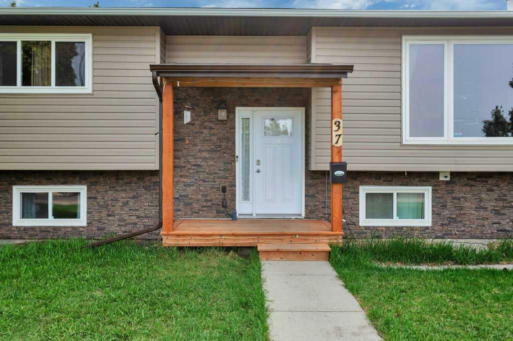 Property Photo: 37 Nagel Avenue AB T4P 1N7