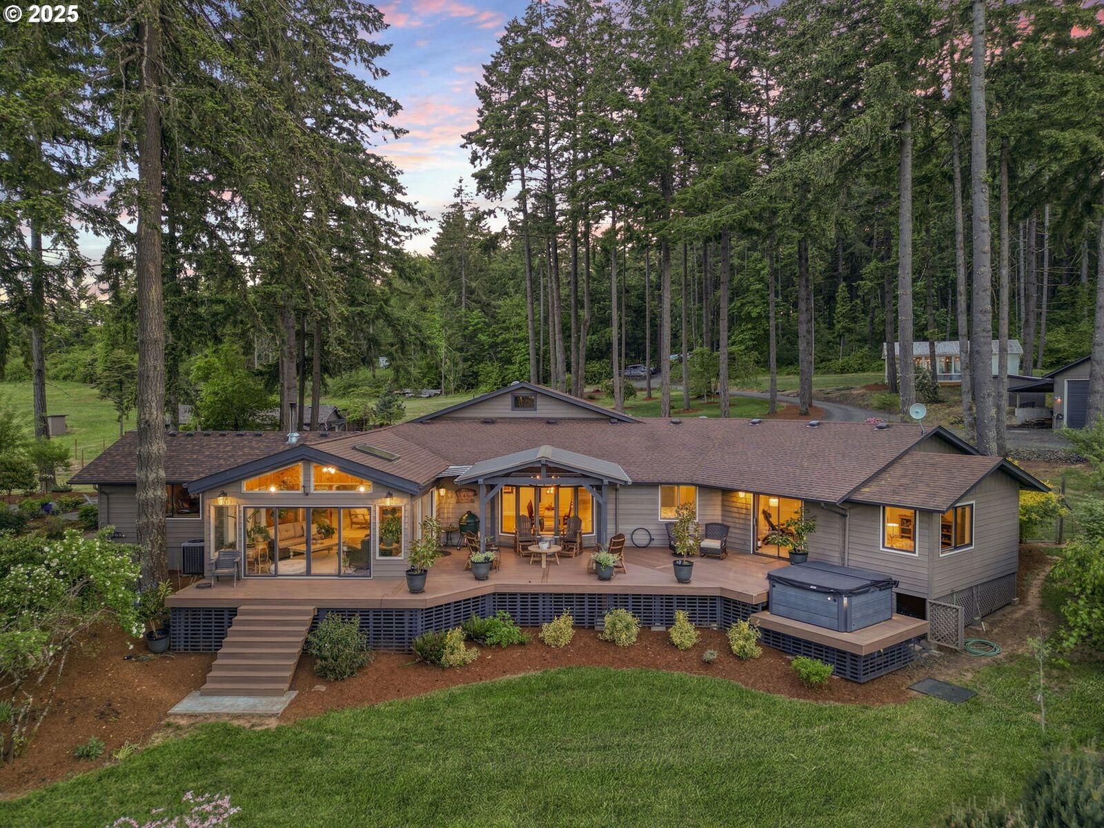 Property Photo: 91448 Steinmetz Rd OR 97448