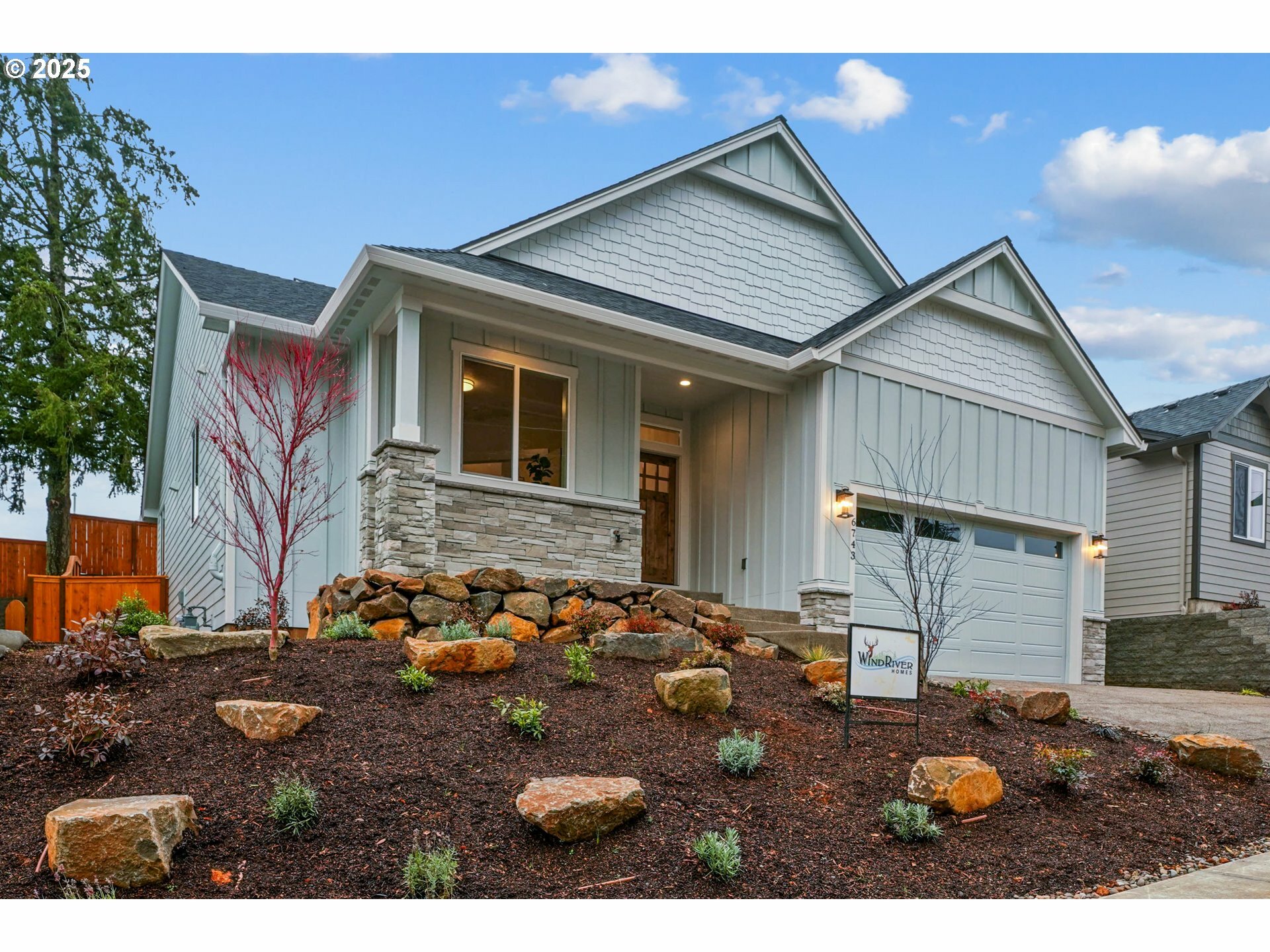 Property Photo:  735 Jordan Elizabeth Ave SE  OR 97306 