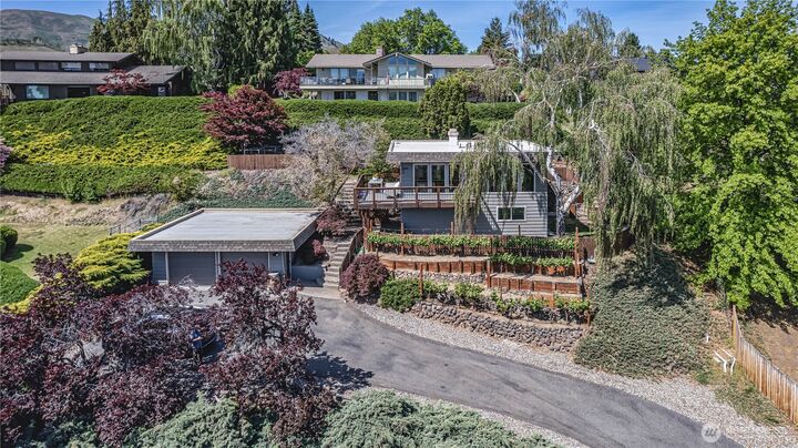 2020  Overlook Drive  Wenatchee WA 98801 photo