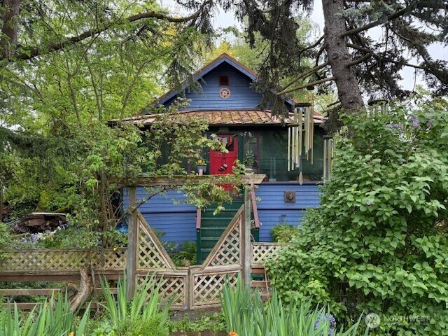 Property Photo: 8729 Palatine Avenue N WA 98103