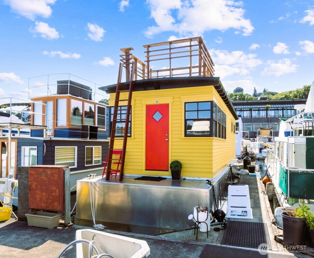Property Photo:  2040  Westlake Avenue N 17  WA 98109 