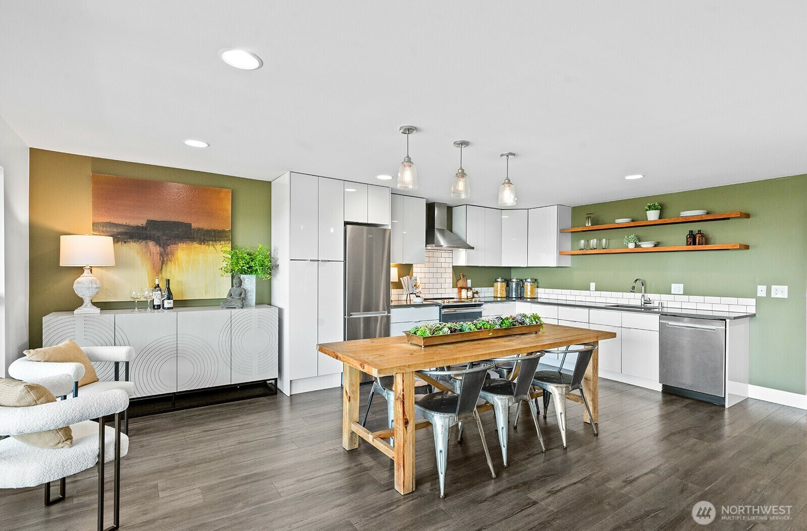 Property Photo: 5025 California Avenue SW 204 WA 98136