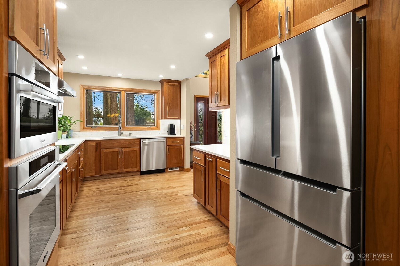 Property Photo: 8521 E Mercer Way WA 98040