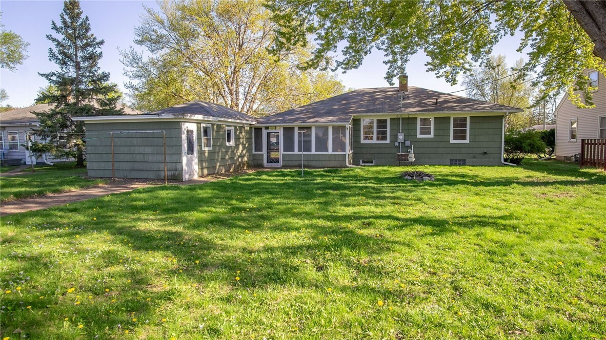 Property Photo: 1408 E Lexington Boulevard WI 54701