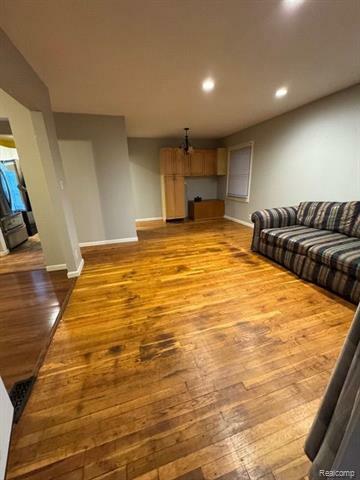 Property Photo: 1720 Leslie Street MI 48186