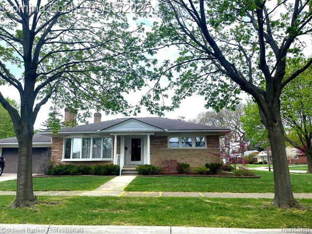 20915 Lakeland Court  St. Clair Shores MI 48081 photo
