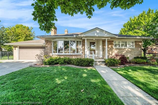 Property Photo:  20915 Lakeland Court  MI 48081 