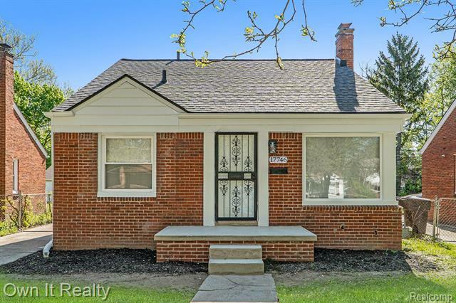 Property Photo: 17746 Lenore MI 48219