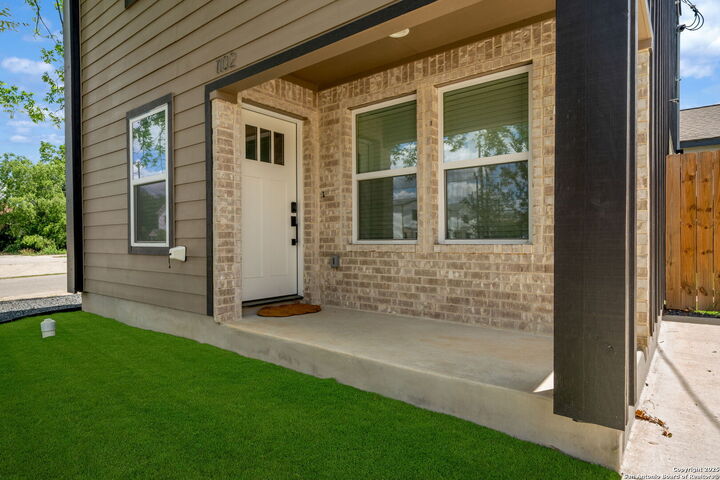 Property Photo:  1106 S Gevers St  TX 78210 