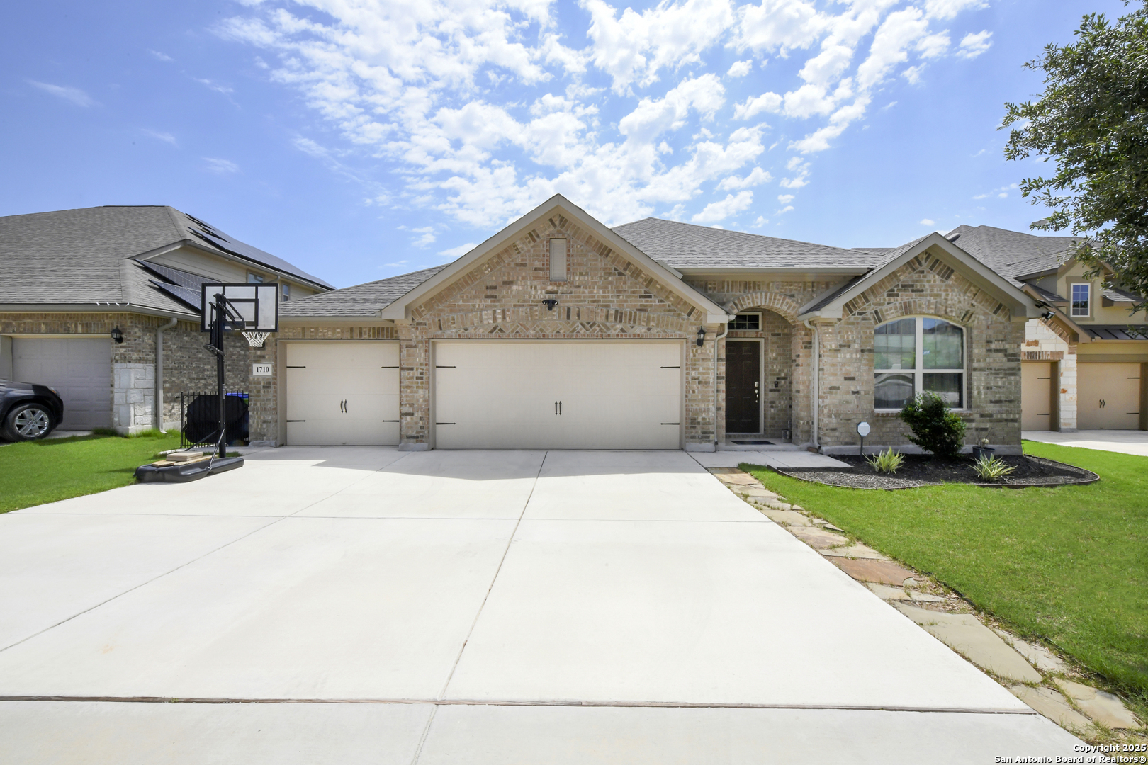 Property Photo: 1710 Briar Springs TX 78245