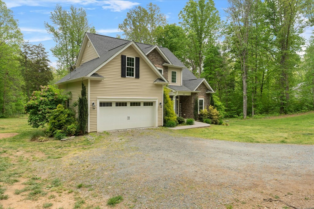 Property Photo: 550 W Lockett Creek Blvd VA 23958