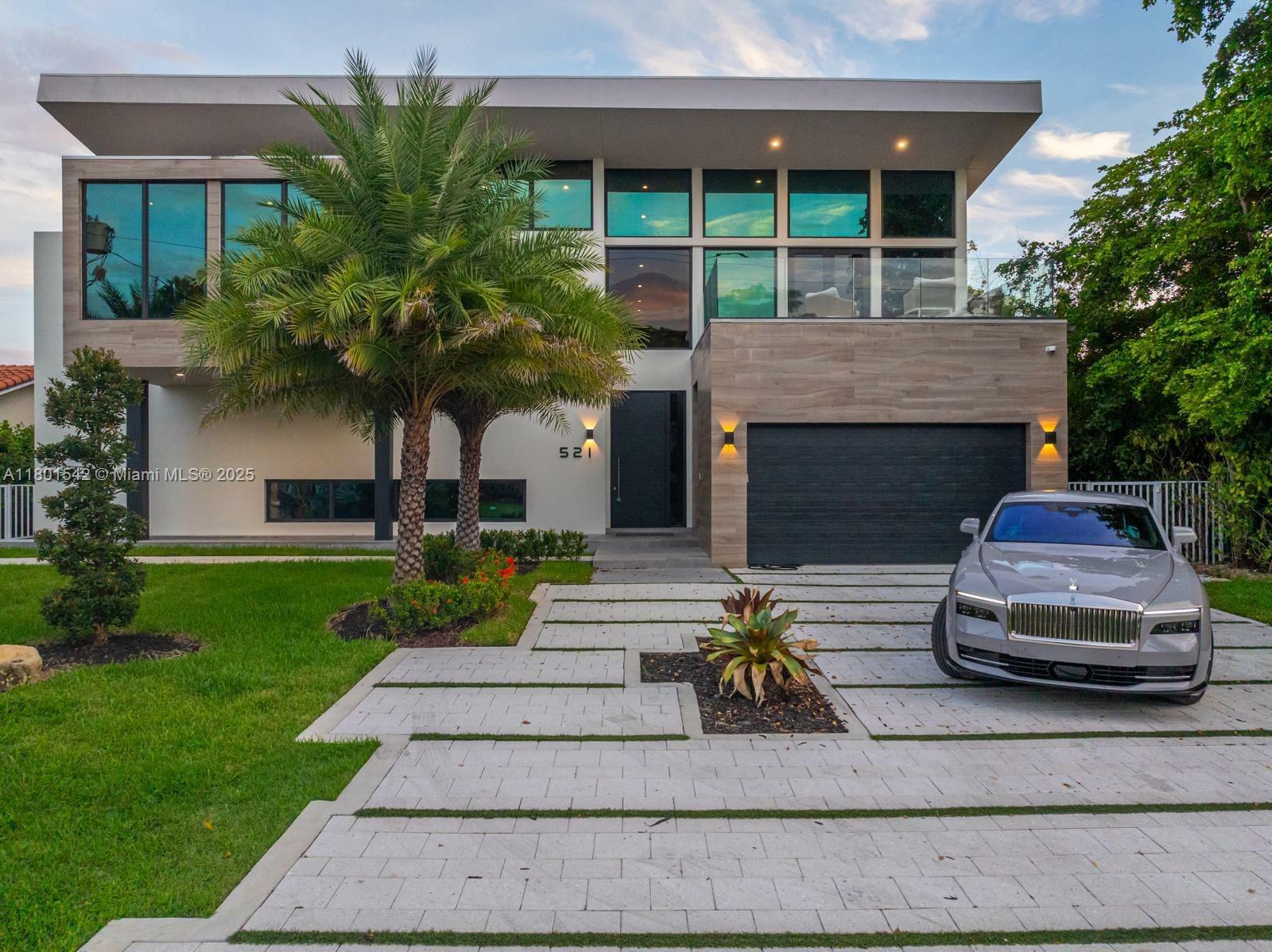 Property Photo: 521 Holiday Dr FL 33009