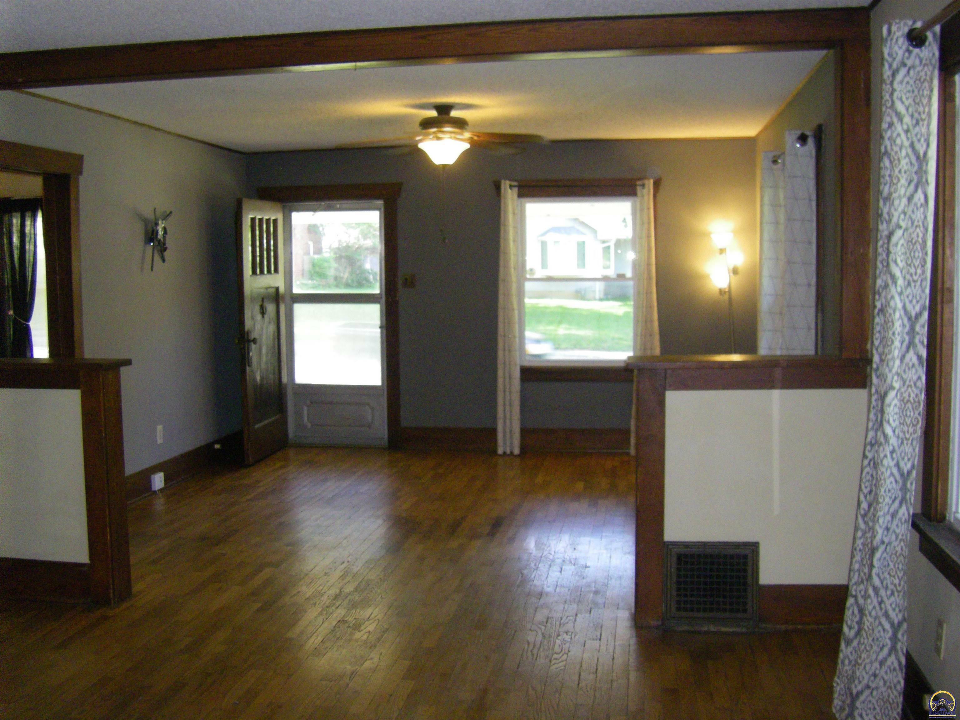 Property Photo: 2622 SW 10th Ave KS 66604