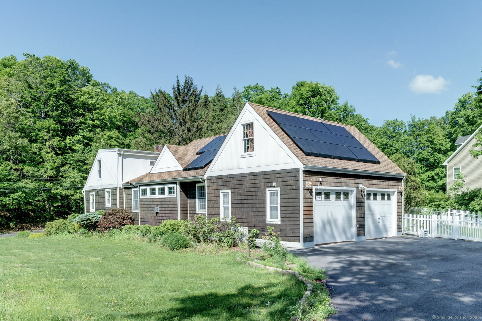 Property Photo: 1013 Wallingford Road CT 06410