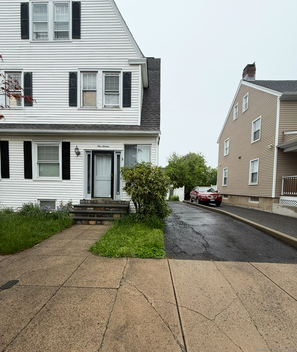Property Photo: 116 Wentworth Street CT 06606