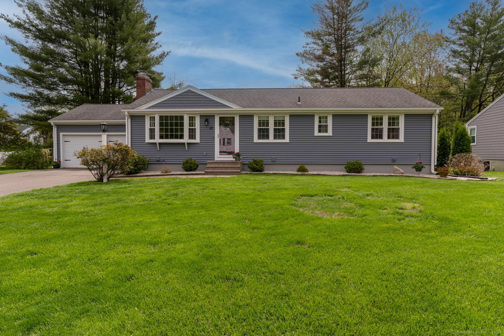 Property Photo: 47 Glenview Drive CT 06037
