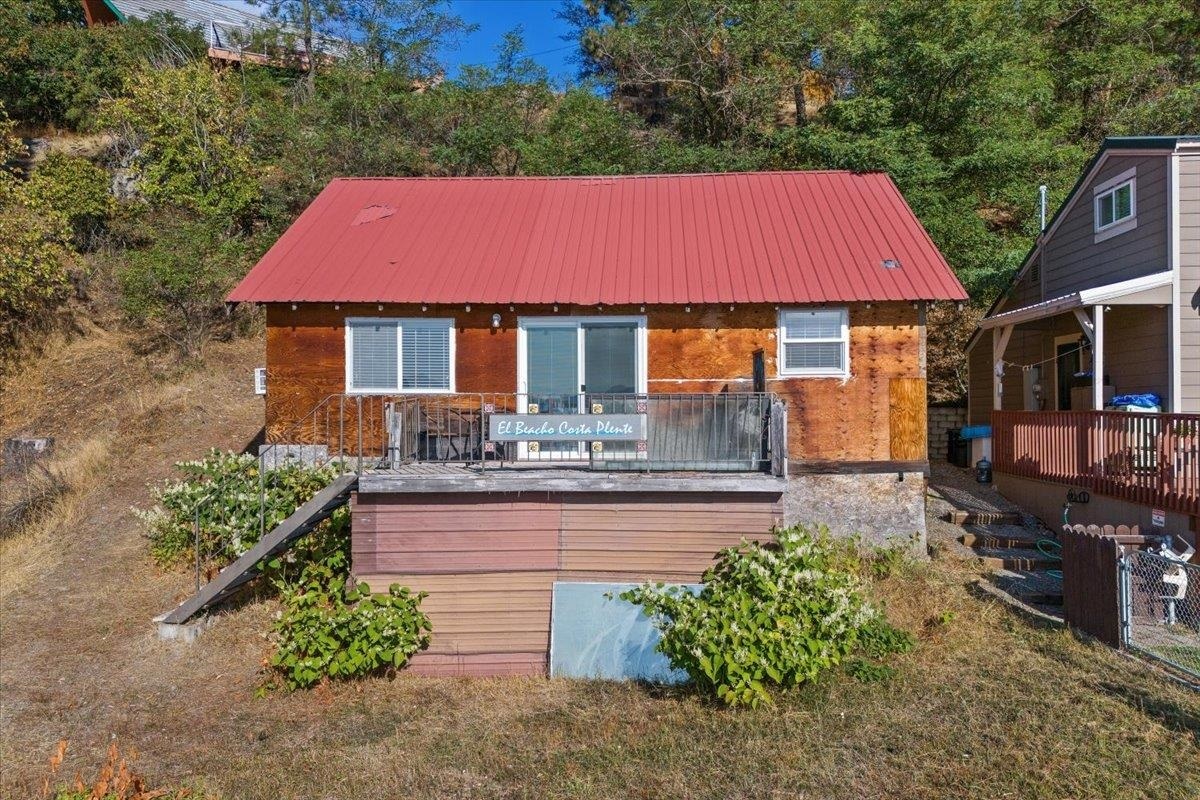 Property Photo: 23605 E Beach Ln WA 99025