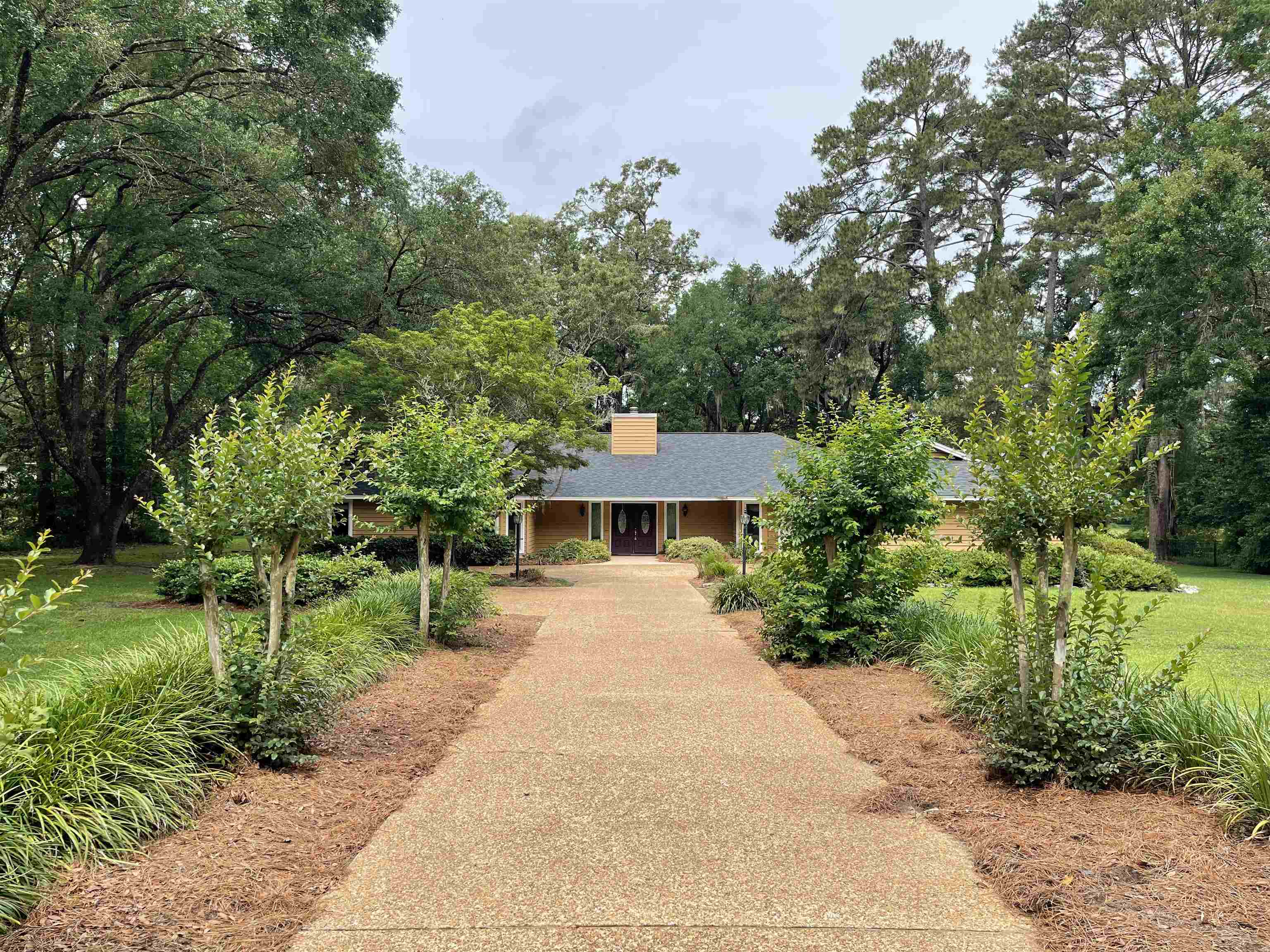 Property Photo: 6152 Pimlico Court FL 32309