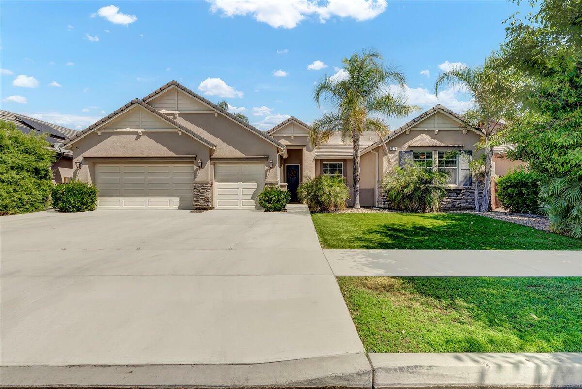 Property Photo: 6314 W Lark Court CA 93291