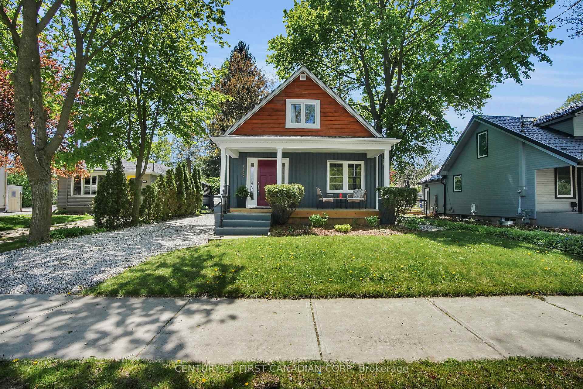 Property Photo: 1290 Springbank Avenue ON N6K 1Z8